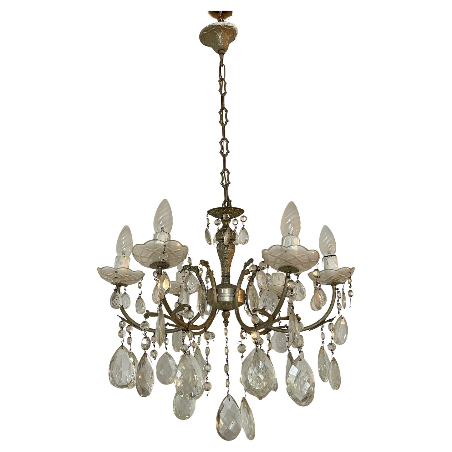 Lampadario in stile francese degli anni '60 in cristallo e metallo argentato.