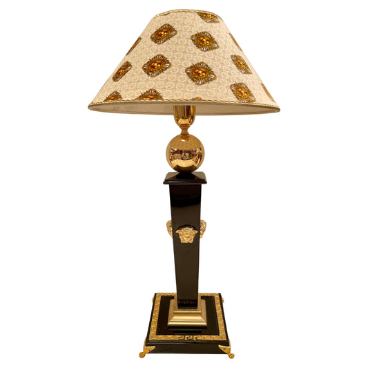 Lussuosa lampade da tavolo in legno nero e bronzo versailles, XX secolo