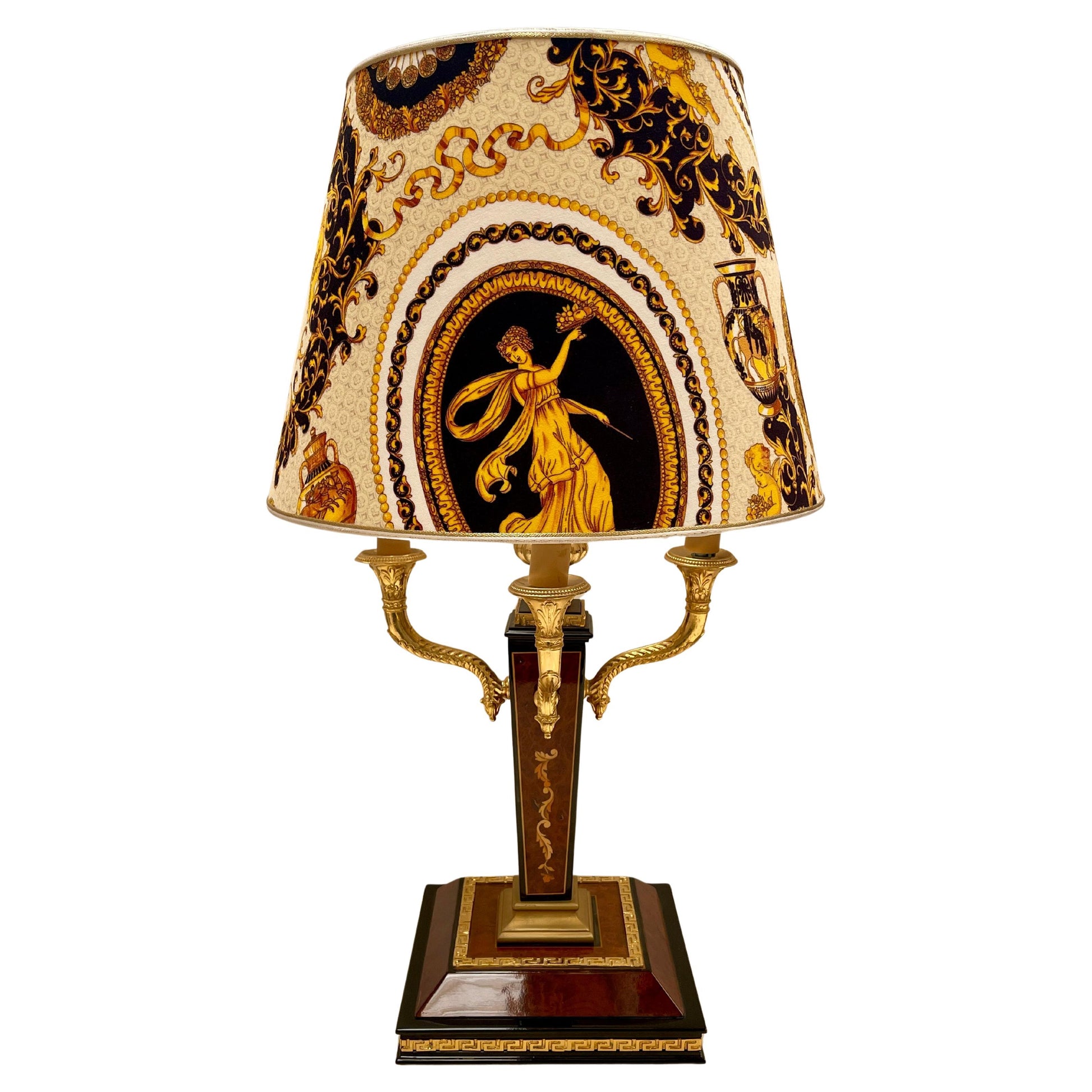 Lussuosa lampada da tavolo in stile Impero con paralume classico versailles