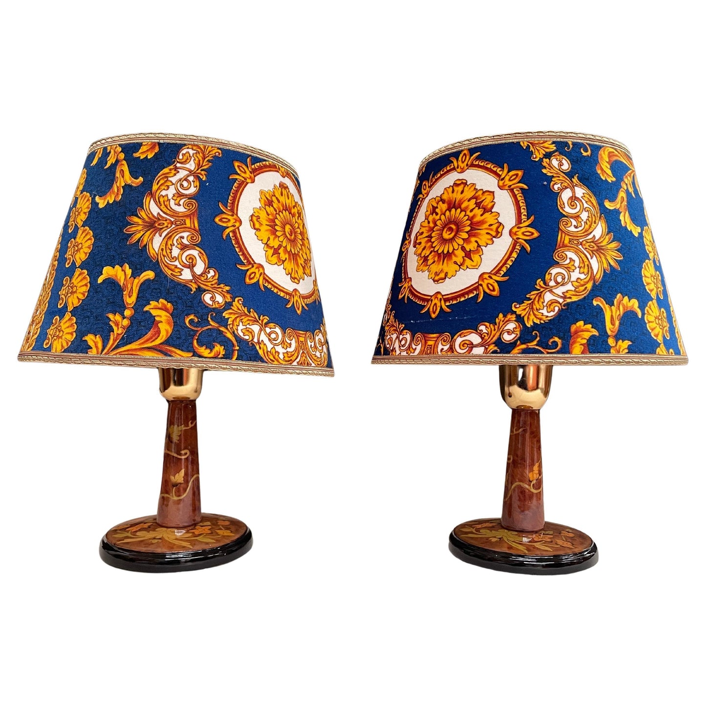 Coppia di lampade da comodino vintage in stile classico italiano degli anni '70
