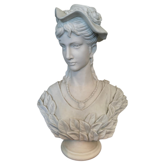 Busto in marmo raffigurante donna di classe con cappello, XX secolo italia