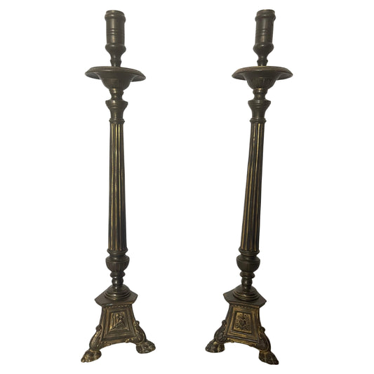 Coppia di candelieri italiani in ottone stile d'altare anni '70