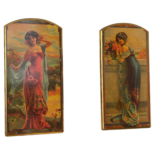Coppia di Dipinti su Legno con Figure Femminili in Stile Art Nouveau