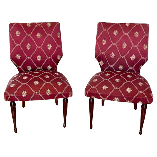 Coppia di Piccole Sedie con Rivestimento Bordeaux e Gambe in Legno scuro