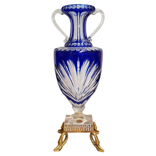 Anfora in cristallo blu e oro stile Versailles – Eleganza francese d’epoca.