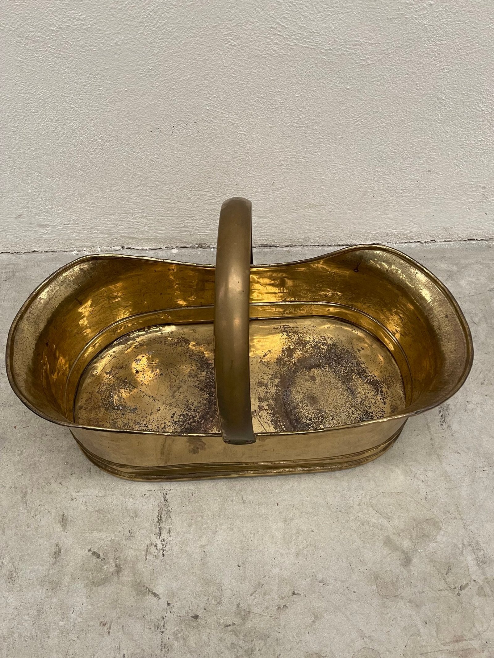 Cestino vintage in ottone – porta legna o riviste