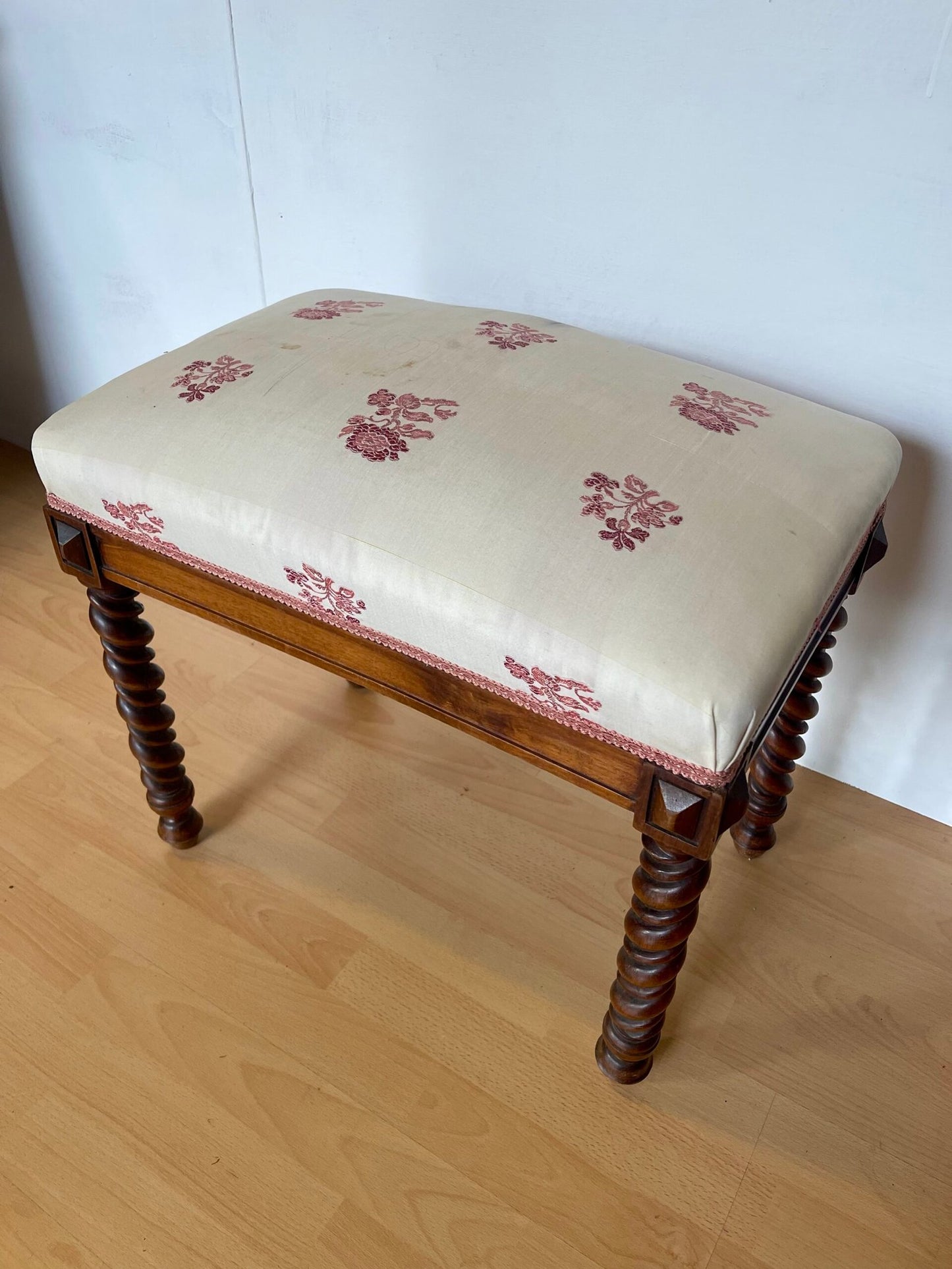 Sgabello da toilette o da camera