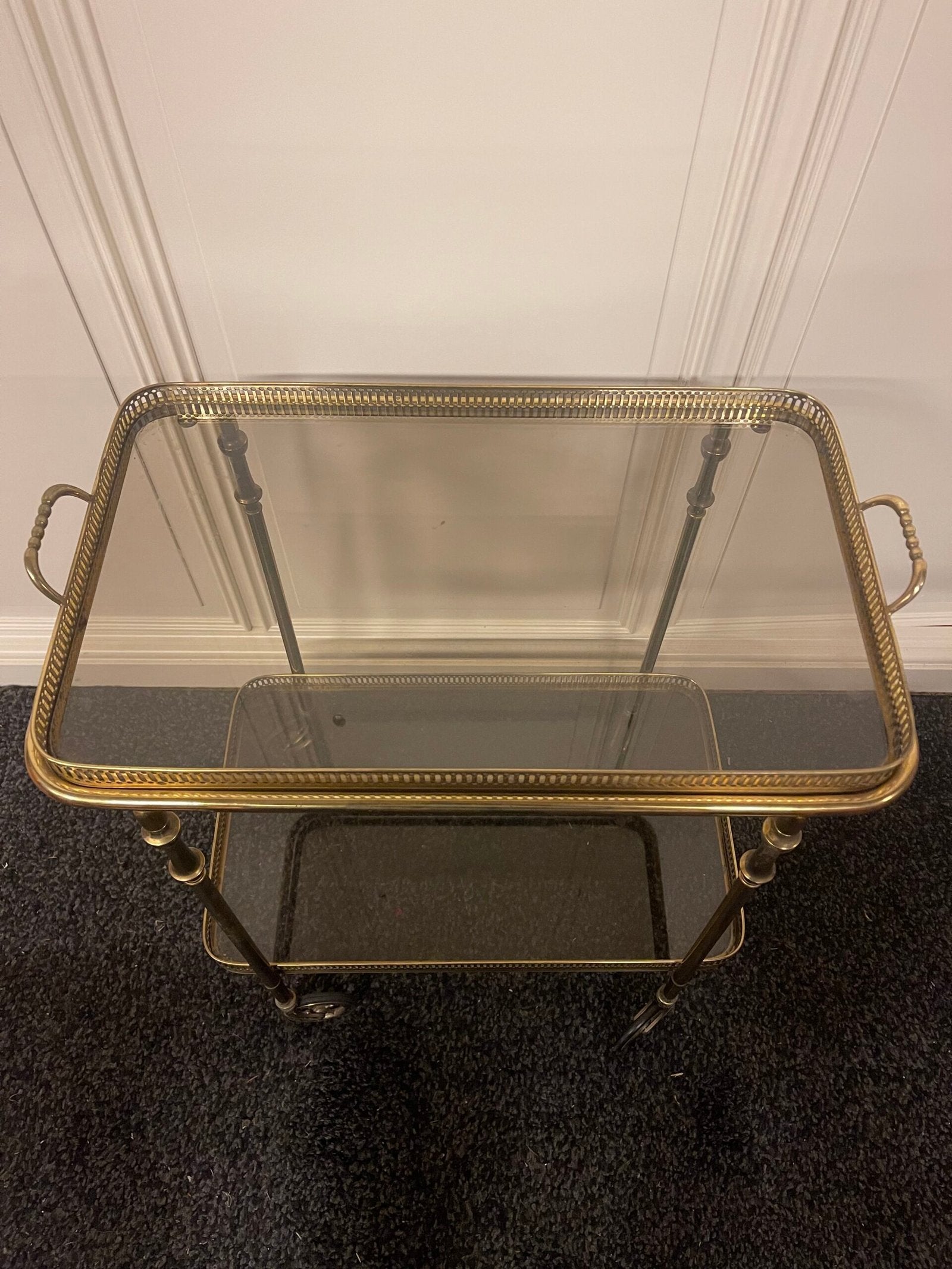 Carrello da tè vintage in ottone e vetro